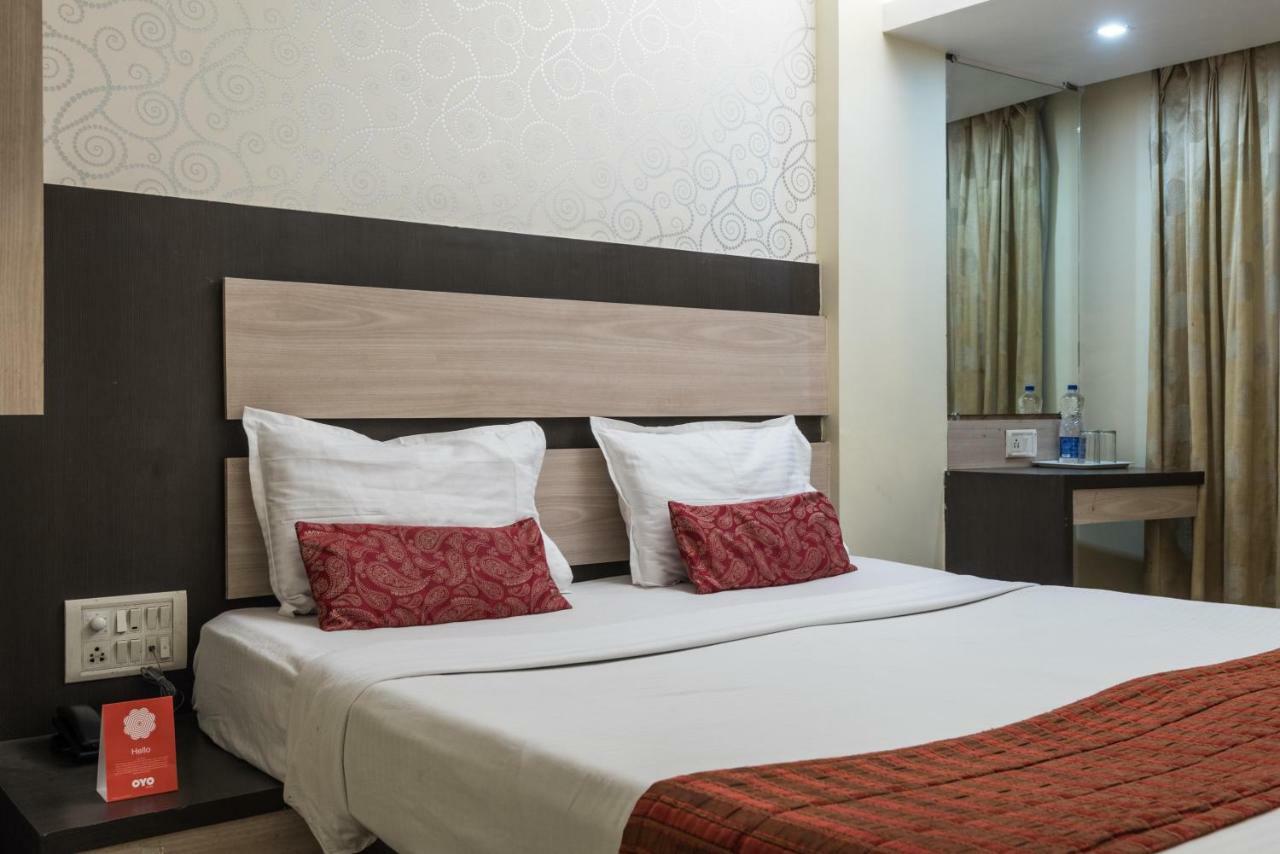 Oyo 3287 Hotel Mansarovar Nova Bombaim Exterior foto