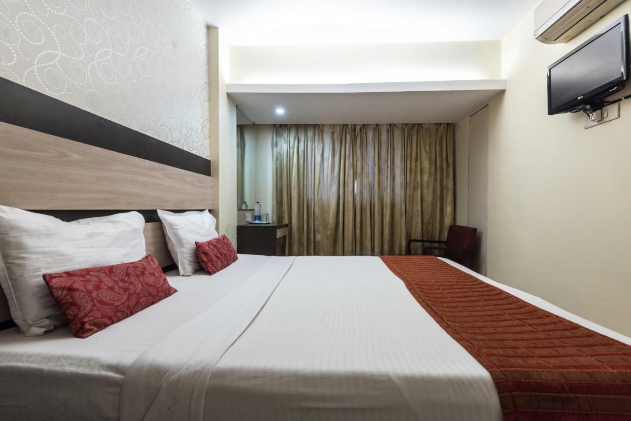 Oyo 3287 Hotel Mansarovar Nova Bombaim Exterior foto
