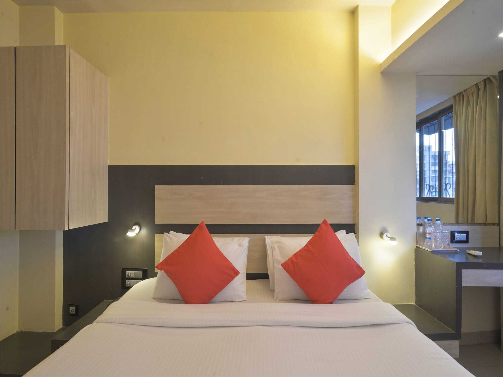 Oyo 3287 Hotel Mansarovar Nova Bombaim Exterior foto